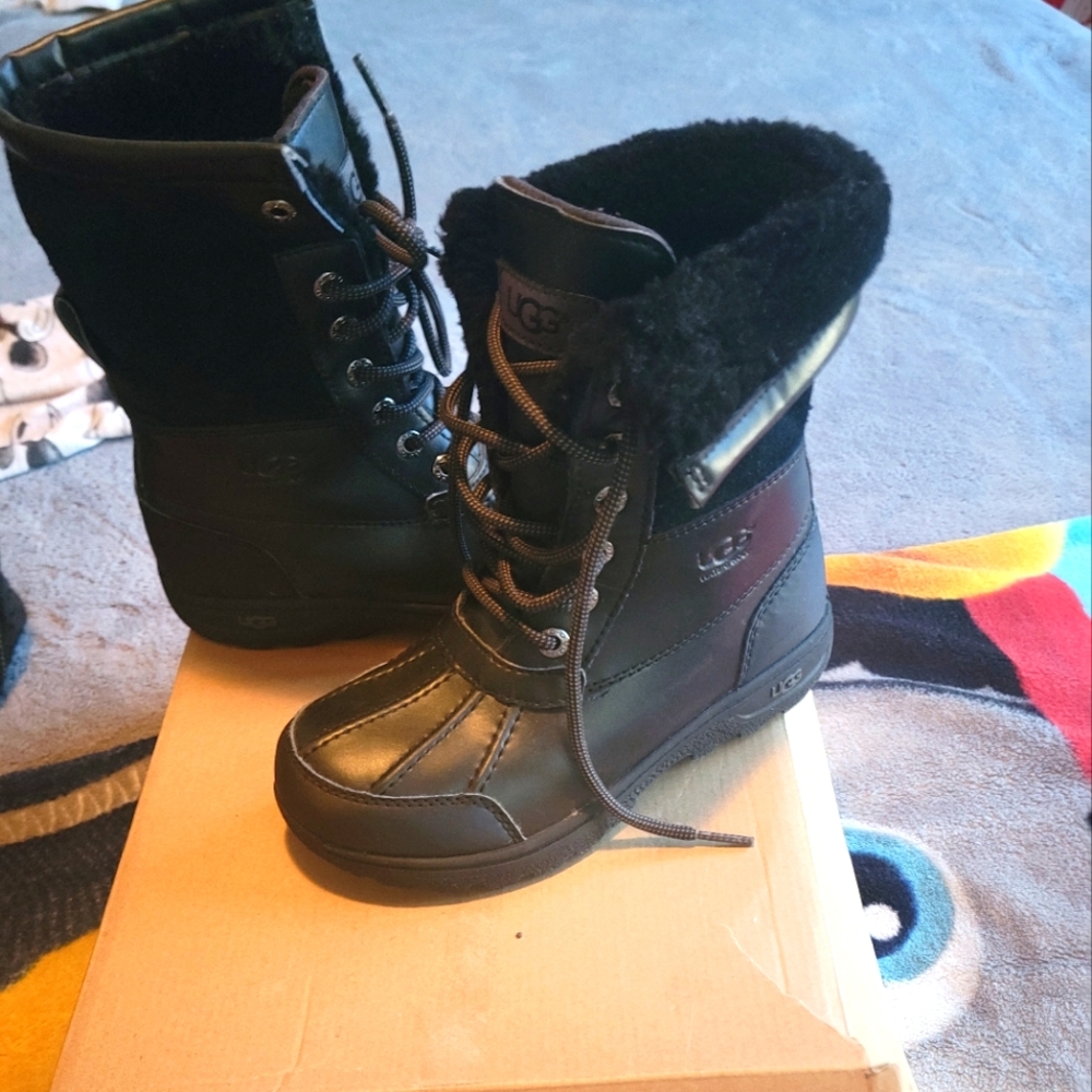Ugg Black size 1 & Nike Green ACG size 2.. All Weather Boots